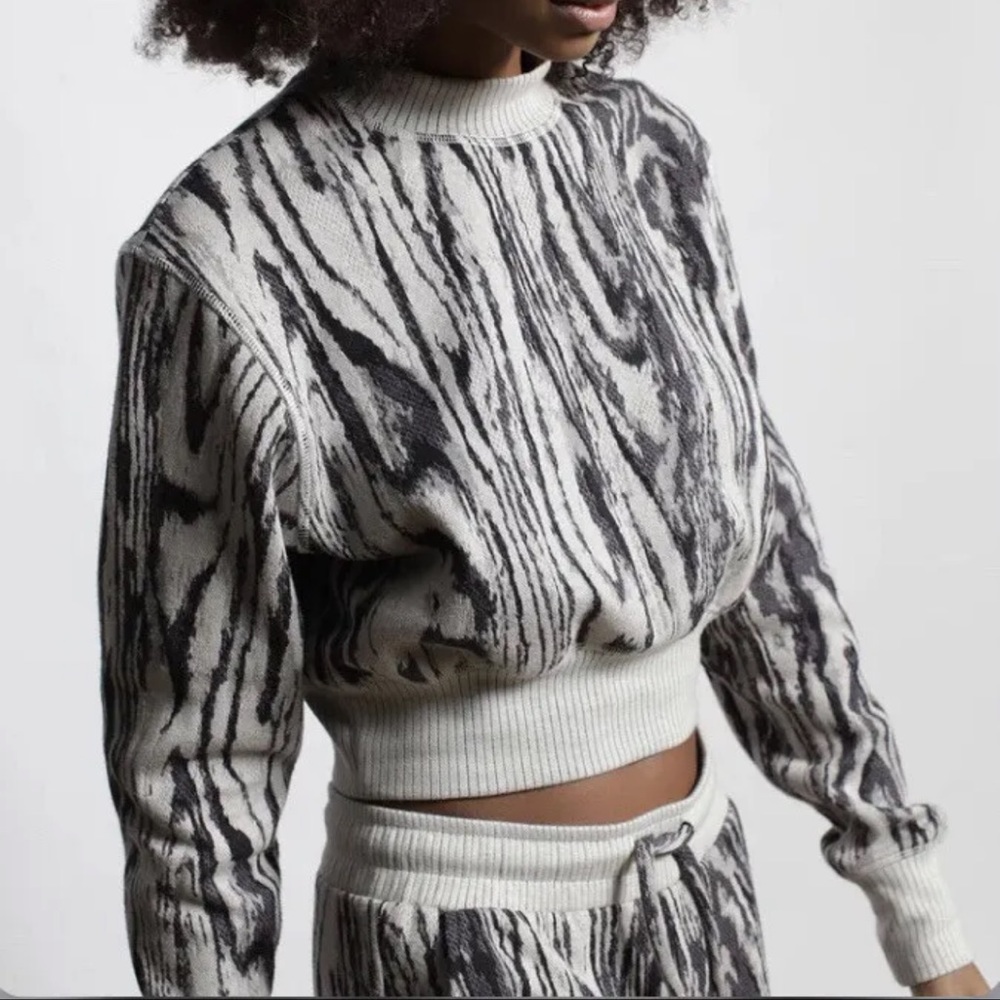 Twenty Montreal Wood Grain Hyper Reality Knit Sweatshirt Large NWT